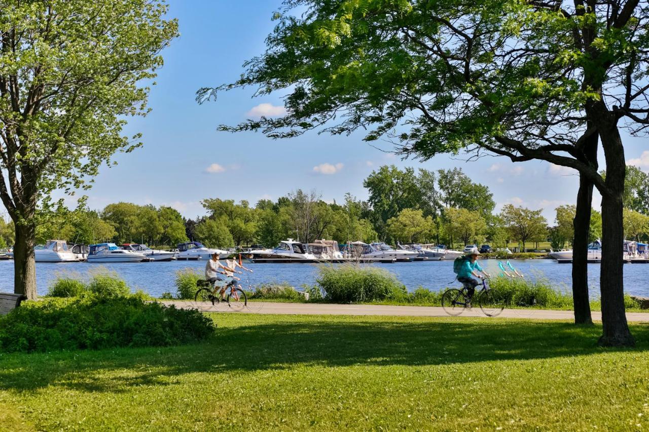 Free Parking In Beautiful Lachine Монреаль Экстерьер фото